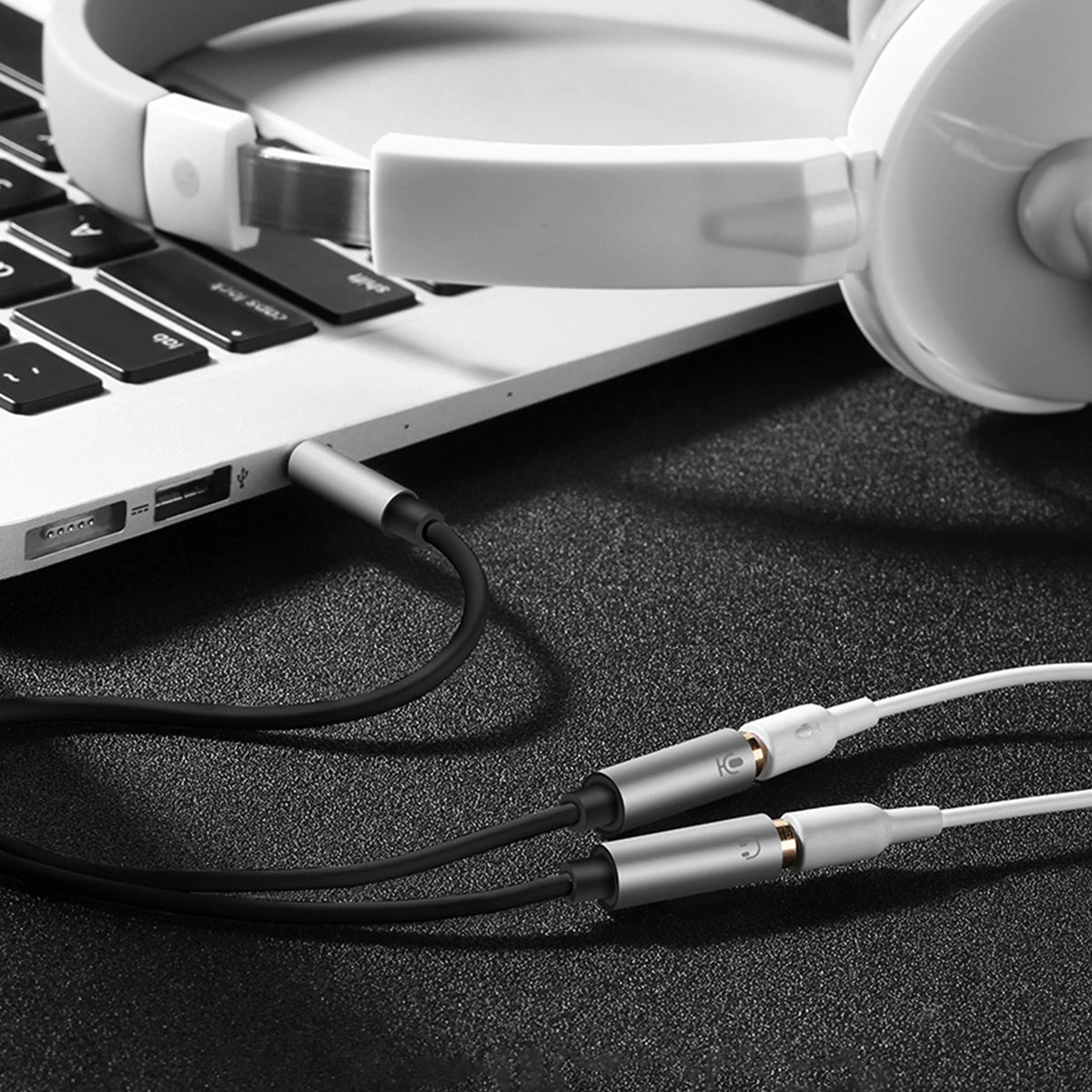 Audio adaptér 3.5mm - 2 x 3.5mm UGREEN AV141, 0.2m, Černý