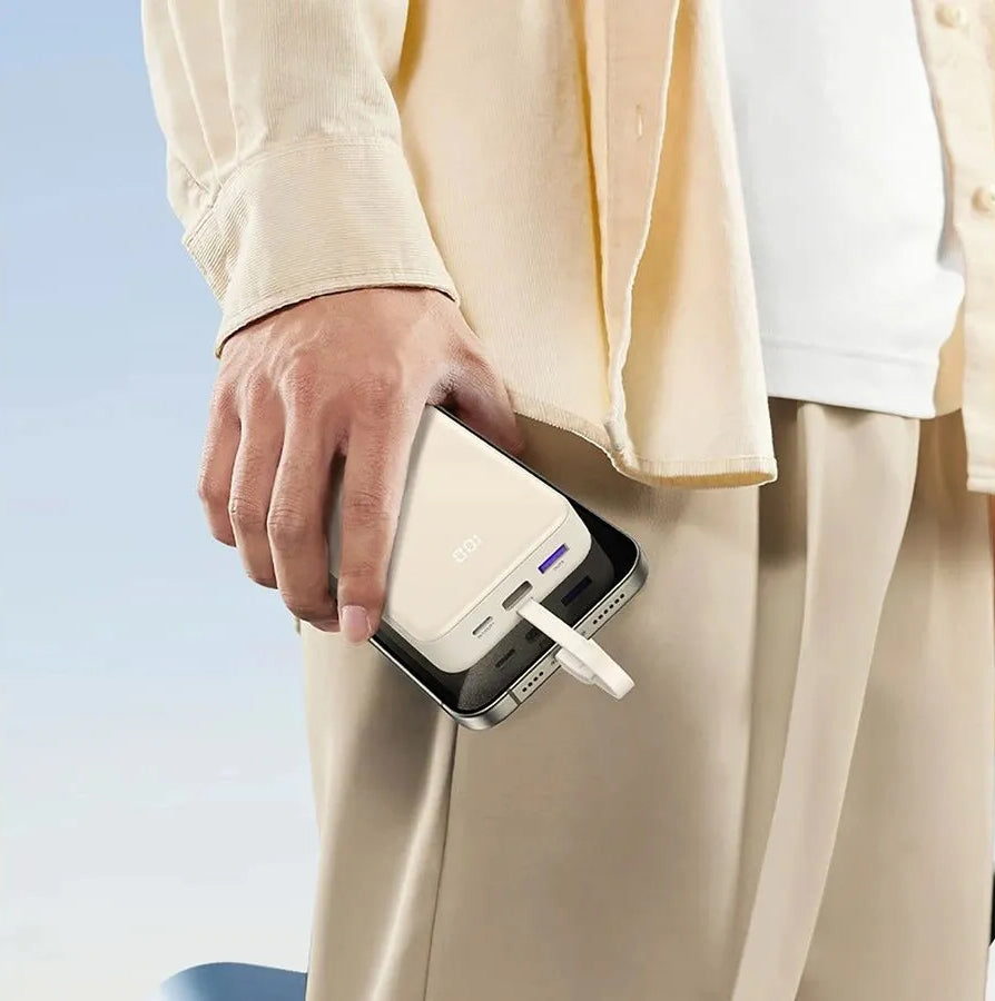 Externí baterie UGREEN PB521, 20000mAh, 30W, QC + PD, 1 x USB-A - 2 x USB-C, Bílá