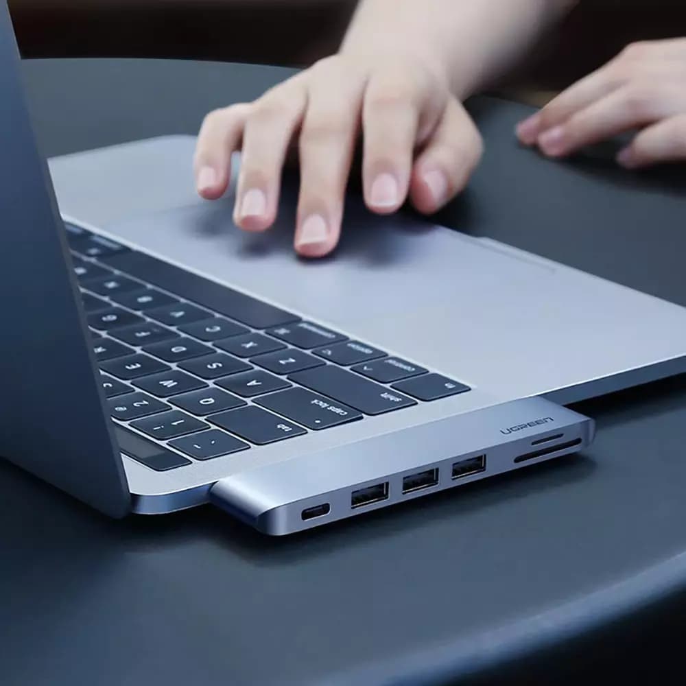 Hub USB-C UGREEN CM251 pro Apple MacBook Pro / Air, 3 x USB-A 3.0 - 1 x USB-C - 1 x SD - 1 x microSD, šedý