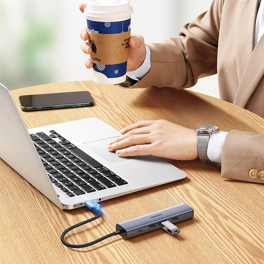 Hub USB UGREEN CM475, 3 x USB-A 3.0 - 1 x USB-C - 1 x RJ45, šedý