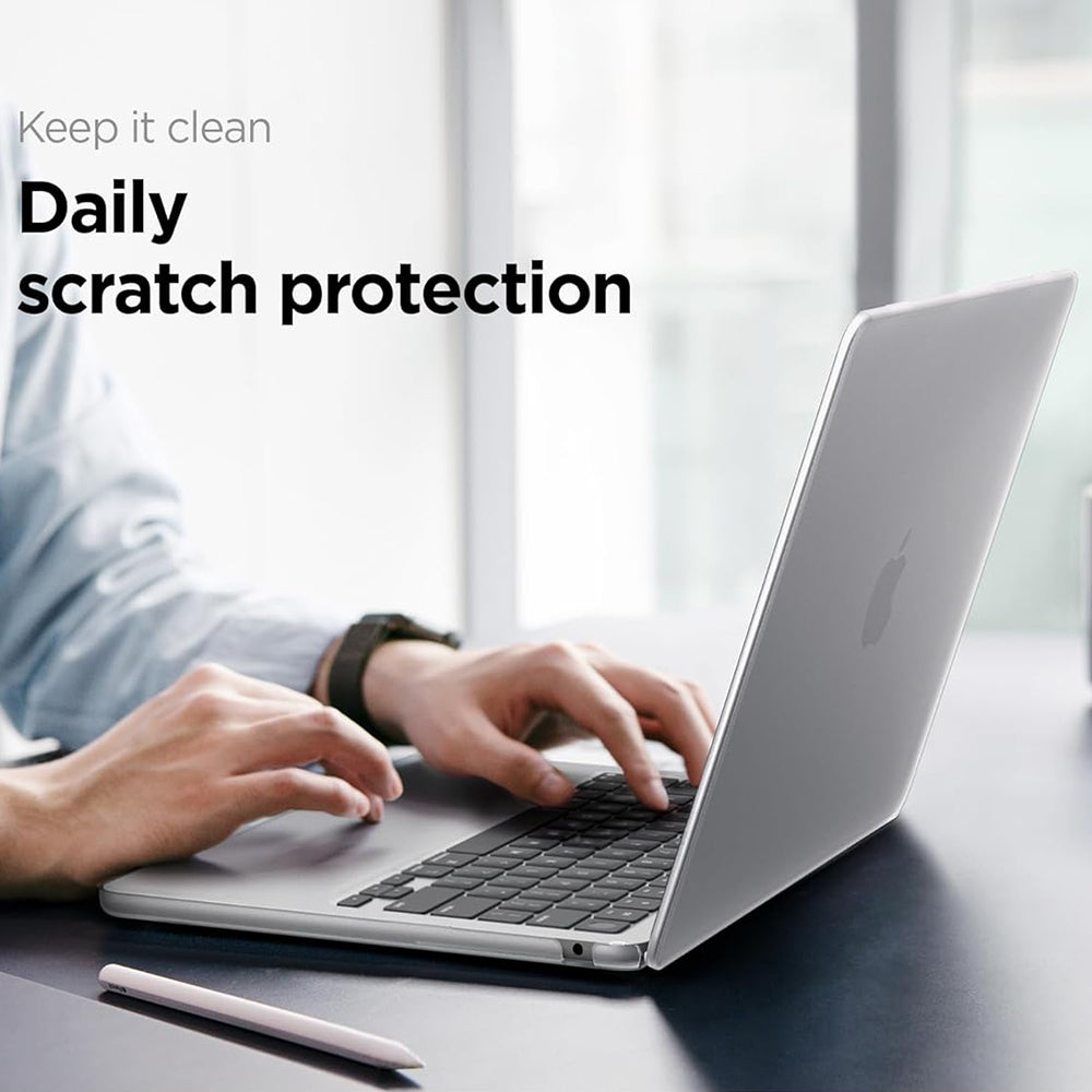 Pouzdro Spigen Airskin pro Apple MacBook Air 13palců (2026) / (2025) / (2024) / (2022), Matně průhledné ACS11530