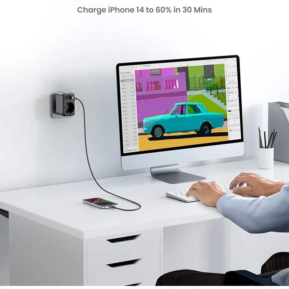 Síťová nabíječka UGREEN 15289 US, 30W, 3A, 2 x USB-A - 1 x USB-C - 1 x Schuko, černá