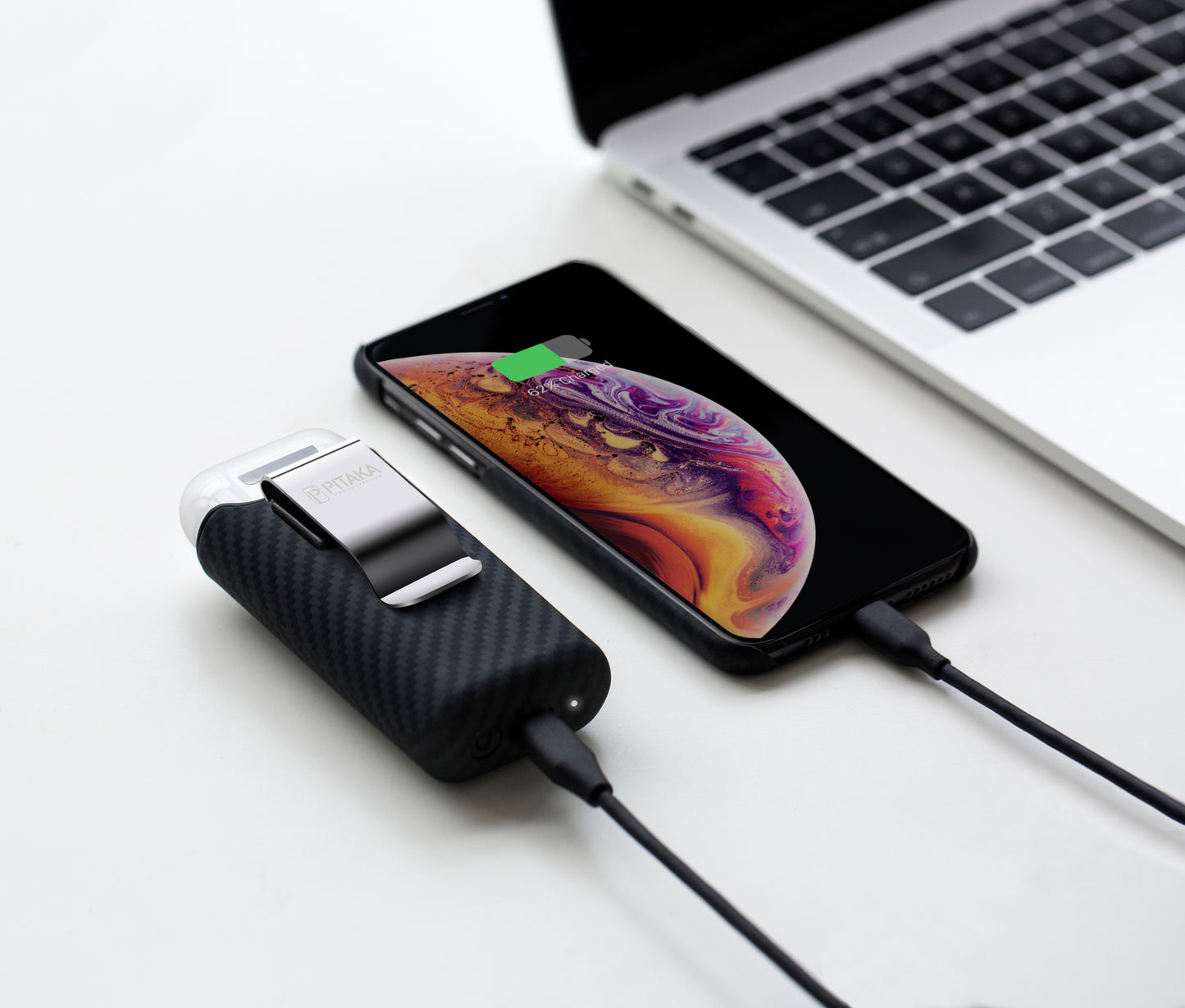 Pitaka Air Pal Premium Bezdrátová externí baterie pro Apple Airpods Gen 1 / Gen 2, 1200mAh, 5W, černá AP1001 AP1001