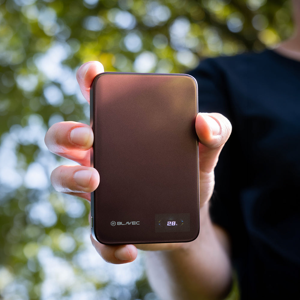 Bezdrátová powerbanka Blavec BJ-04 Slim, 10000 mAh, 22,5 W, PD + FQI, 1× QI – 1× USB-C, fialová