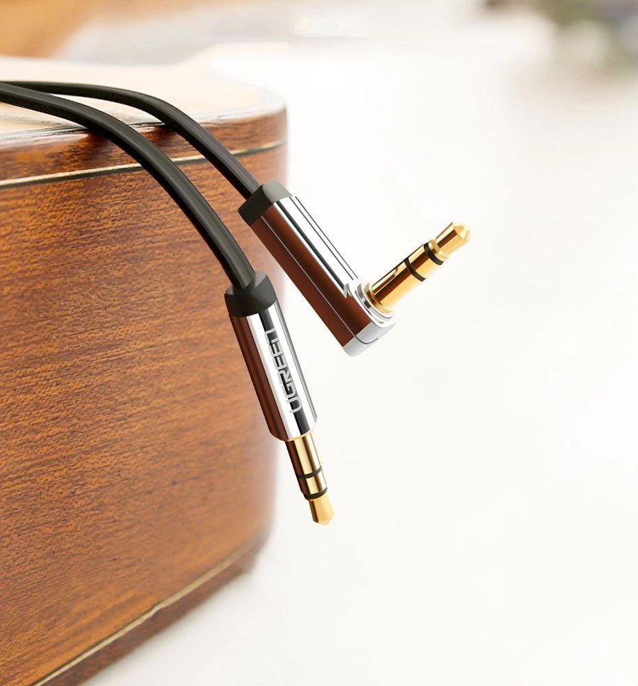 Audio kabel 3,5 mm - 3,5 mm UGREEN AV119 úhlový, 0,5 m, černý 