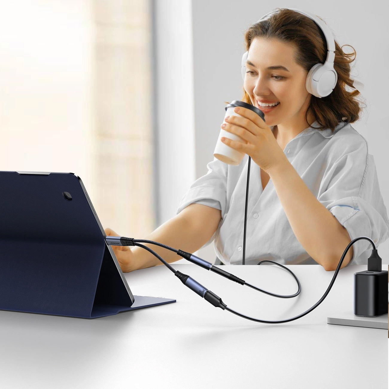 Audio kabel USB-C - 3.5mm / USB-C Joyroom SY-C02, 0.14m, černý