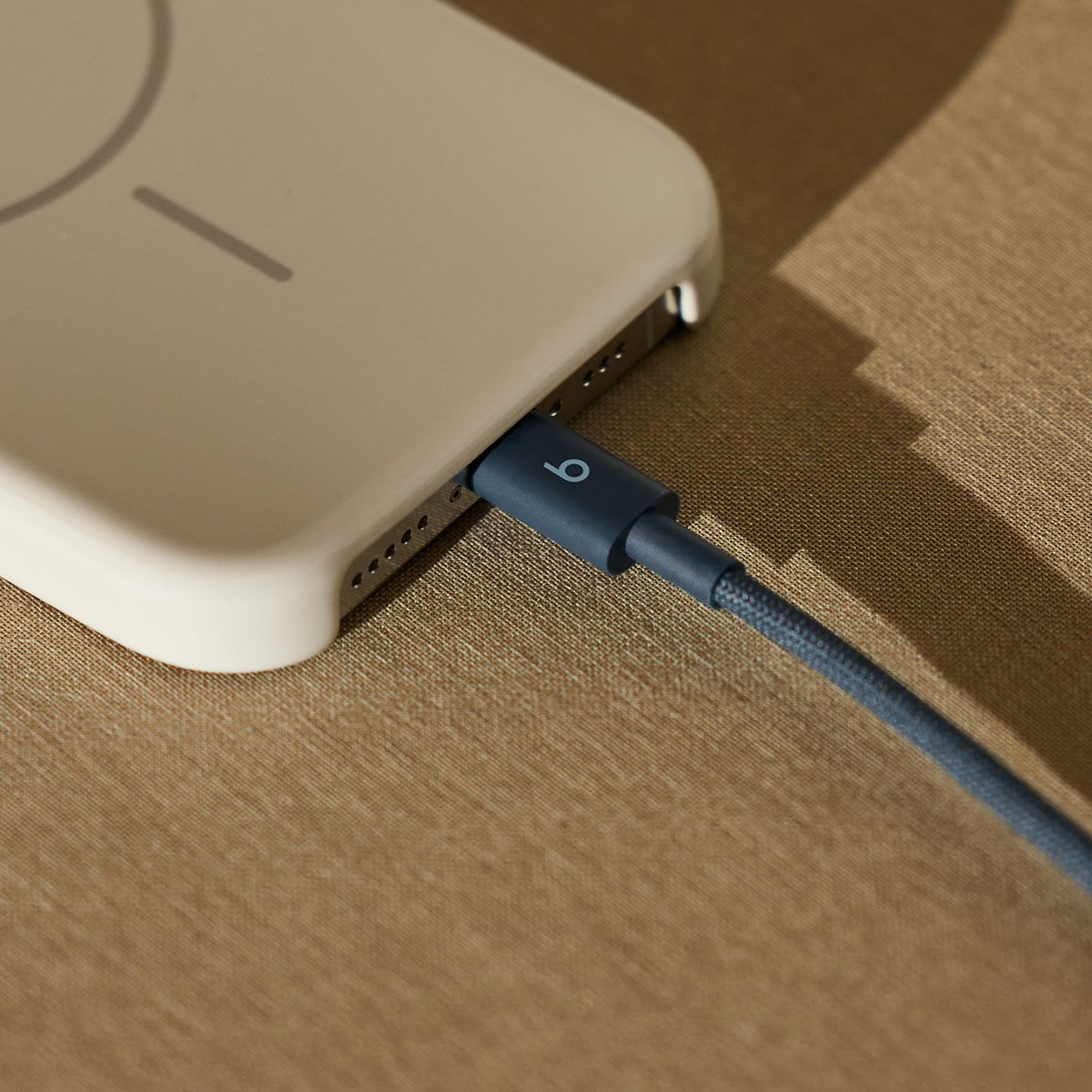 Datový a nabíjecí kabel USB-C - USB-C Beats, 1,5 m, modrý MDGE4ZM/A
