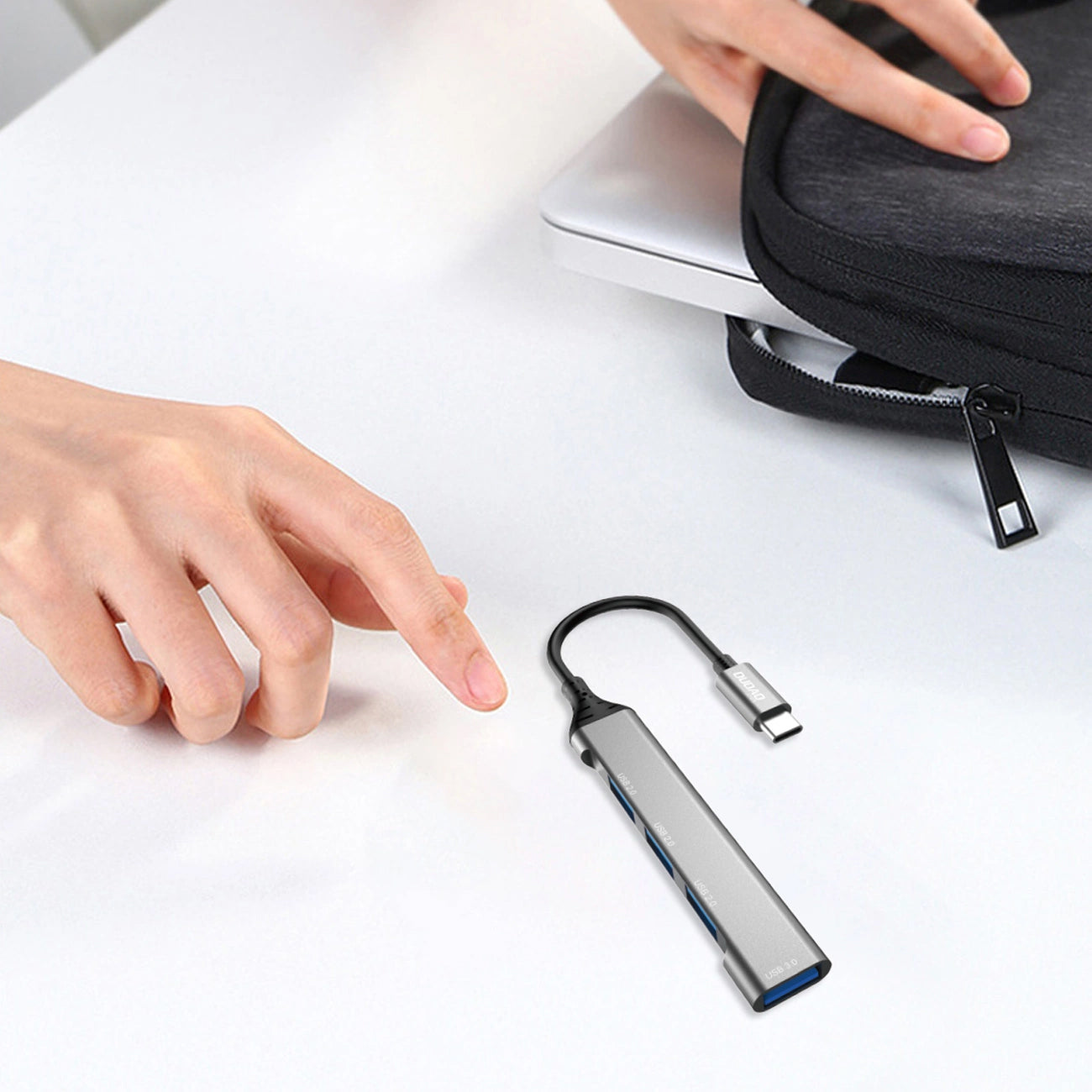 Hub USB-C Dudao A16T, 1 x USB-A 3.0 - 3 x USB-A, Černý