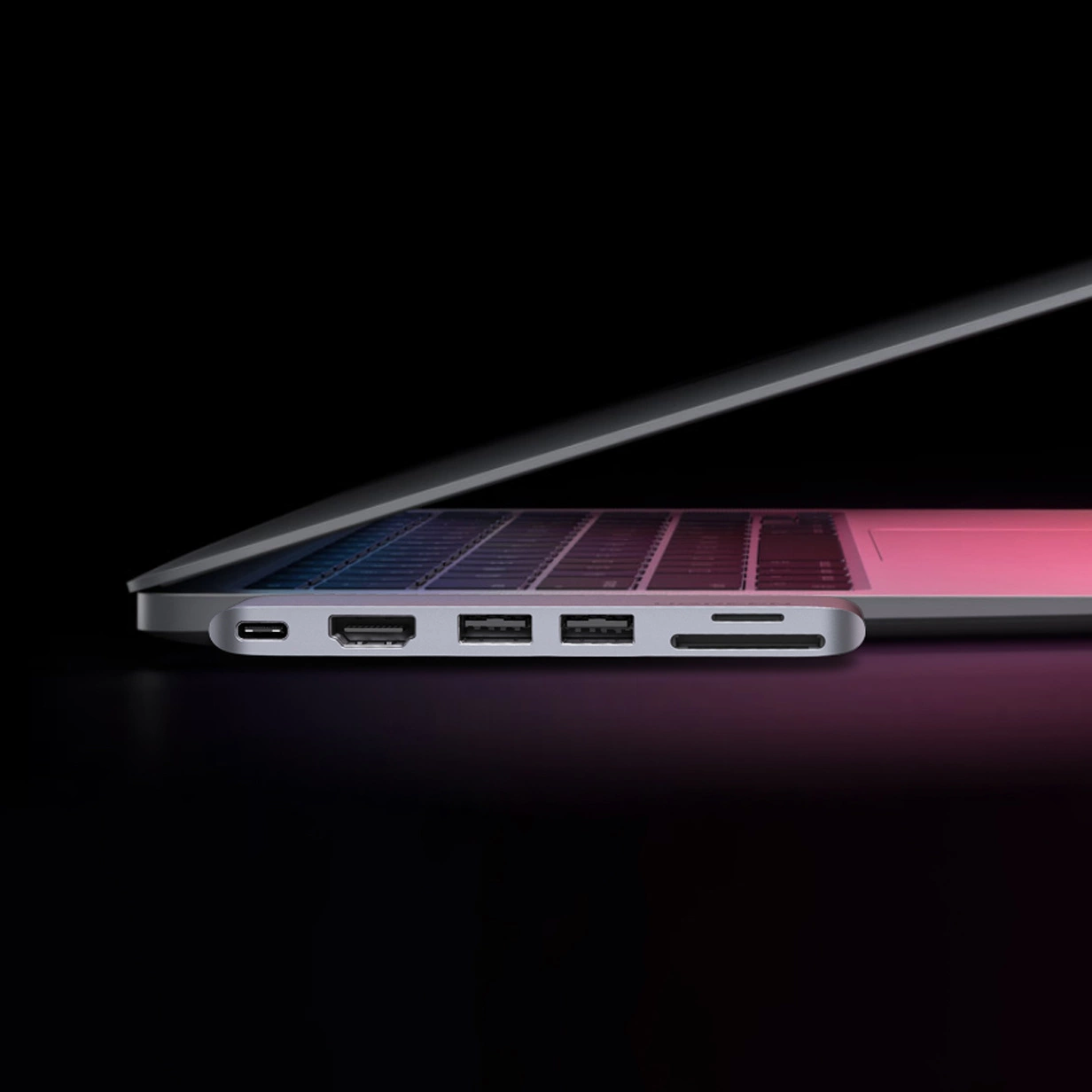 USB-C hub UGREEN CM380 (80856) pro Apple MacBook Pro / Air Series, 2 x USB-A 3.0 - 1 x USB-C - 1 x HDMI - 1 x SD - 1 x microSD