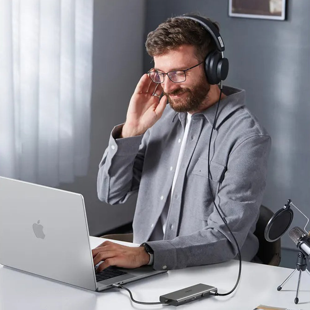 Hub USB-C UGREEN CM639 (45520), 2 x USB-A 3.2 - 3 x USB-C - 1 x HDMI - 1 x VGA - 1 x Jack 3.5mm - 1 x RJ45 - 1 x SD - 1 x microSD, Šedý