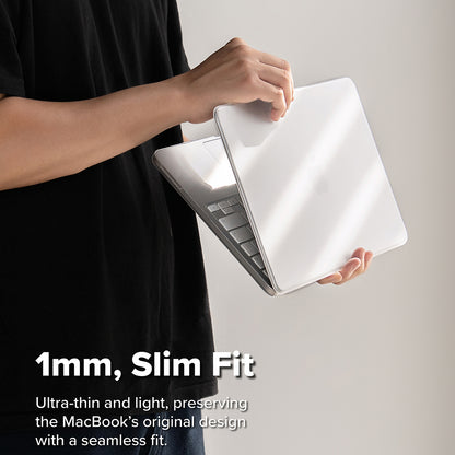 Pouzdro Ringke Slim pro Apple MacBook Neo 13″, matně průhledné.