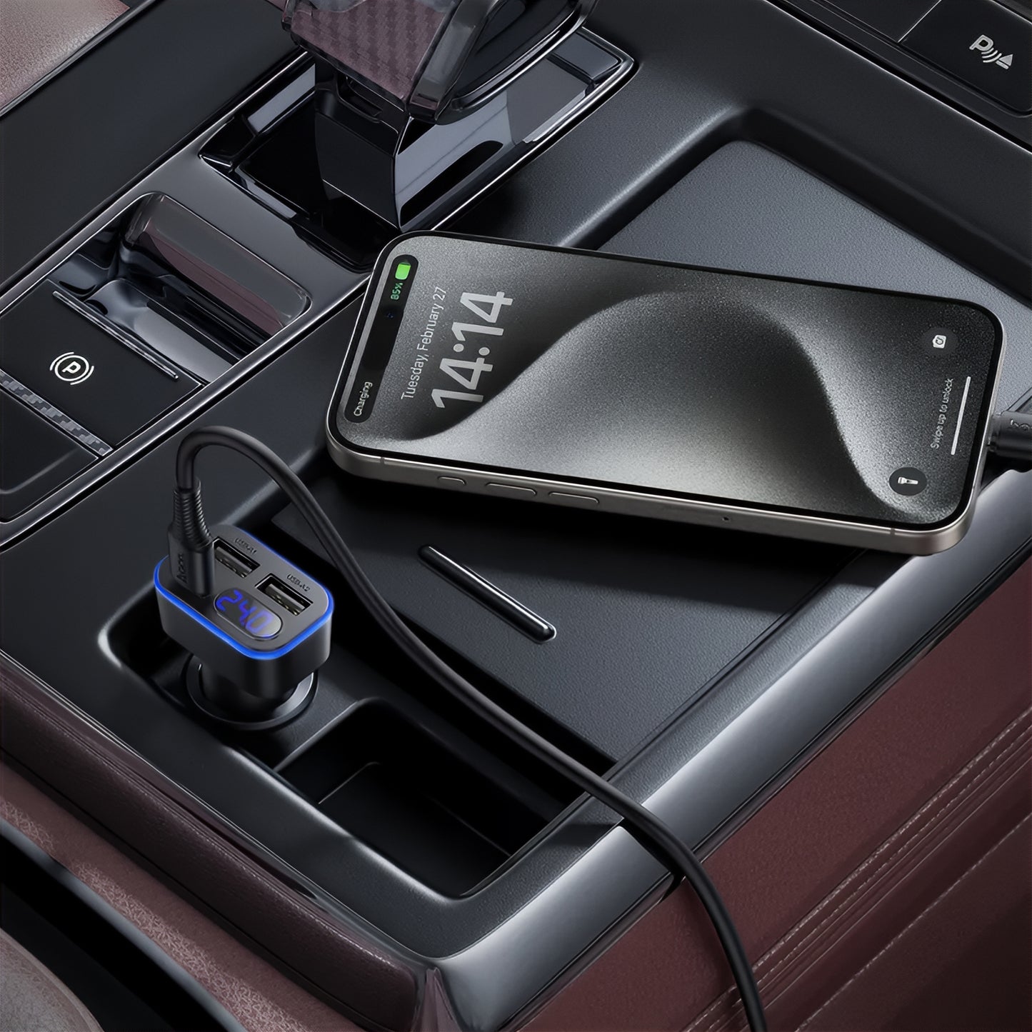 Auto nabíječka HOCO Z63A Display, 42W, 3A, 1 x USB-C - 2 x USB-A, Černá