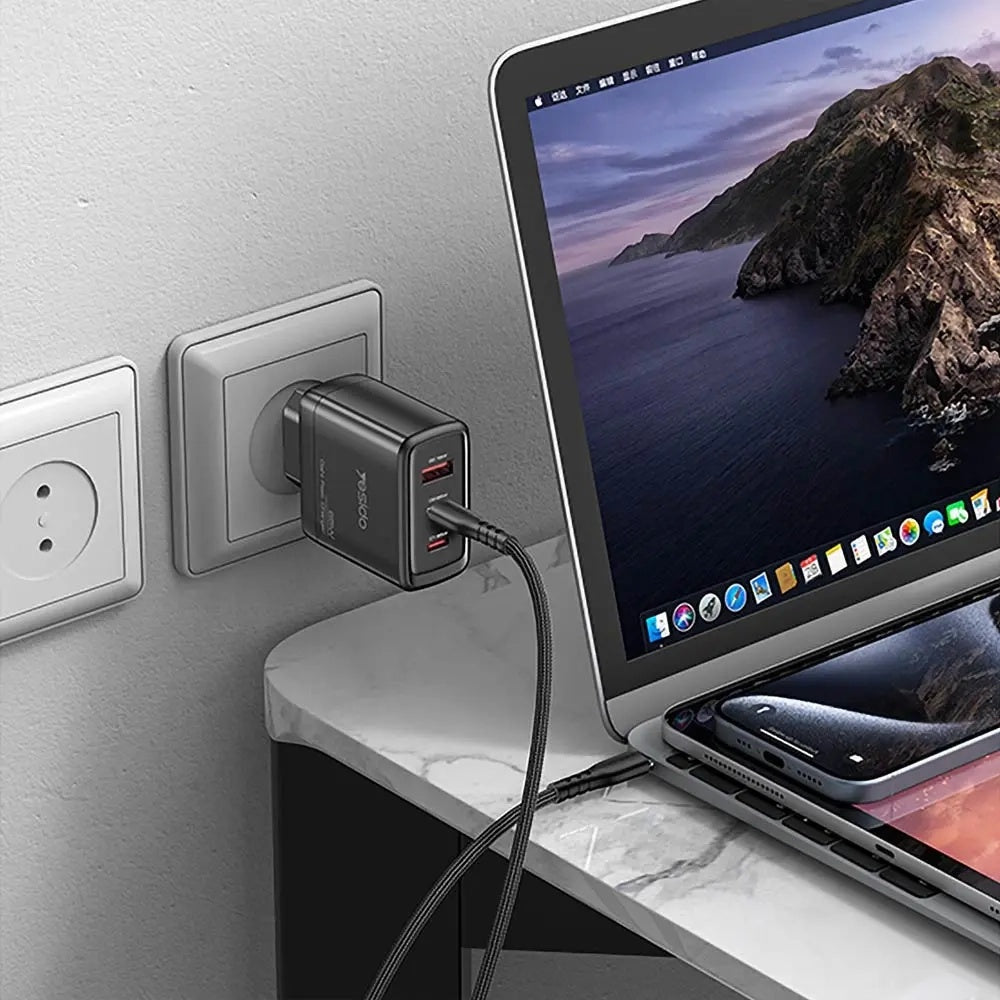 Síťová nabíječka s kabelem USB-C Yesido YC144C, 65W, 3.25A, 1 x USB-A - 2 x USB-C, černá