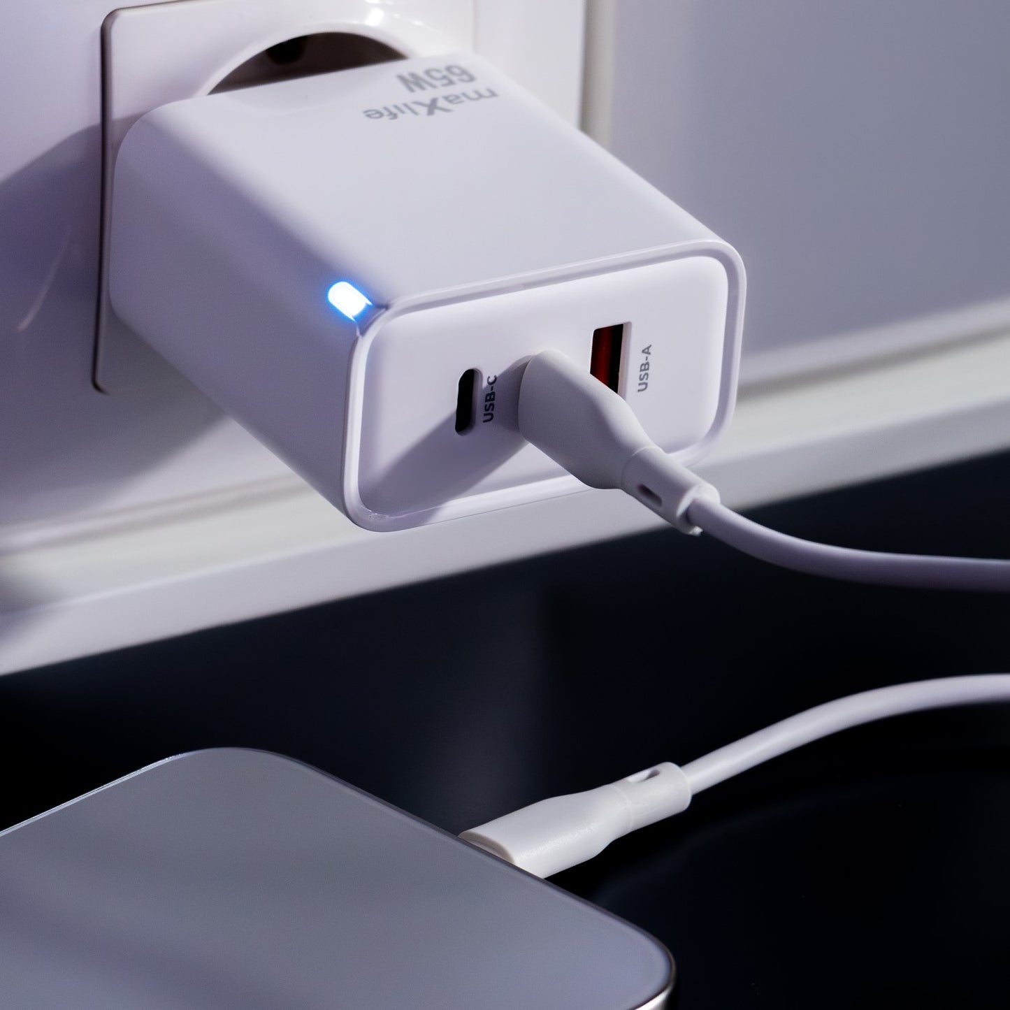 Síťová nabíječka MaXlife MXTC-09-65ACC, 65W, 3.25A, 1 x USB-A - 2 x USB-C, Bílá