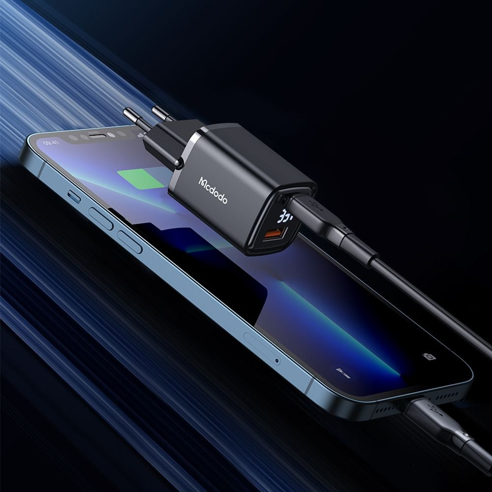 Síťová nabíječka McDodo CH-1701 Graphite Display, 33W, 3A, 1 x USB-A - 1 x USB-C, Černá