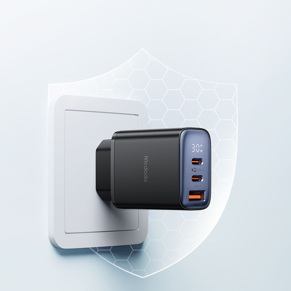 Síťová nabíječka McDodo CH-2180 Display, 30W, 3A, 1 x USB-A - 2 x USB-C, černá