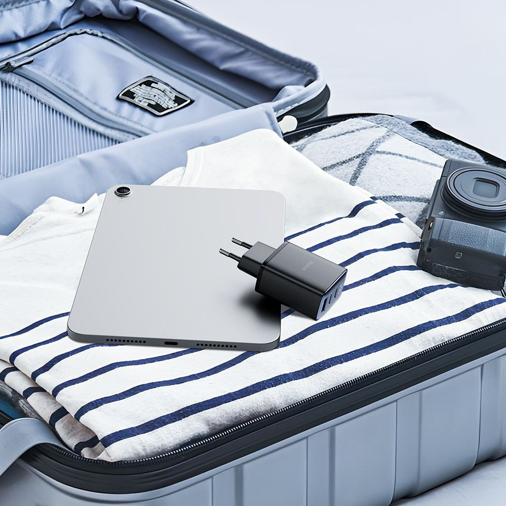 Síťová nabíječka McDodo CH-2180 Display, 30W, 3A, 1 x USB-A - 2 x USB-C, černá