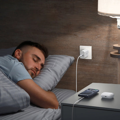 Bezdrátová síťová nabíječka UGREEN W703, 15W, 1.67A, Černá