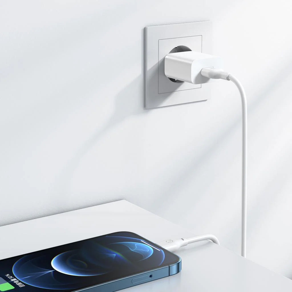 Síťová nabíječka XO Design L99, 12W, 2.4A, 1 x USB-A, Bílá