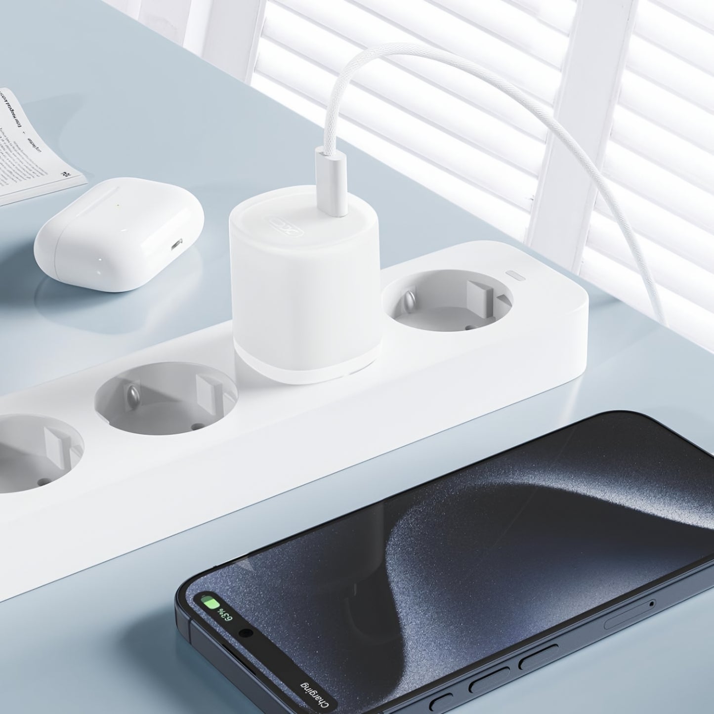 Síťová nabíječka XO Design L150, 30W, 3A, 1 x USB-C, Bílá