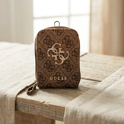 Peněženka a šňůrka na telefon Guess 4G Metal Logo, Hnědá